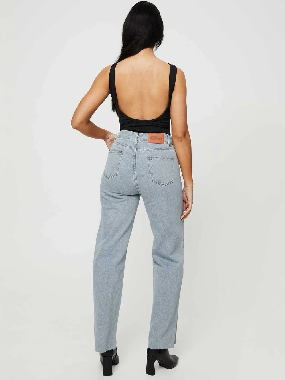 Princess Polly Kalinda High Rise Straight Leg Blue Jeans in Size 2